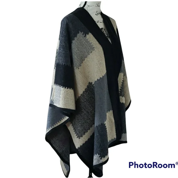 Gray Plaid Women WOOL Blend  Open Front Boho Cape Wrap Sweater Coat - Picture 2 of 16